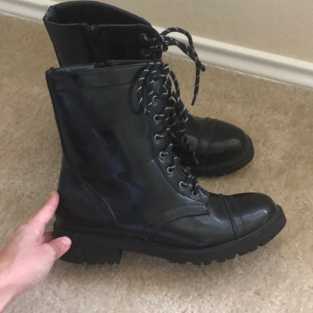 Like New Madden Girl Combat Boots